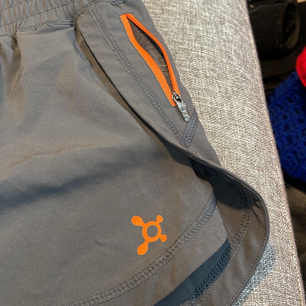 Orangetheory running shorts - Picture 2 of 8